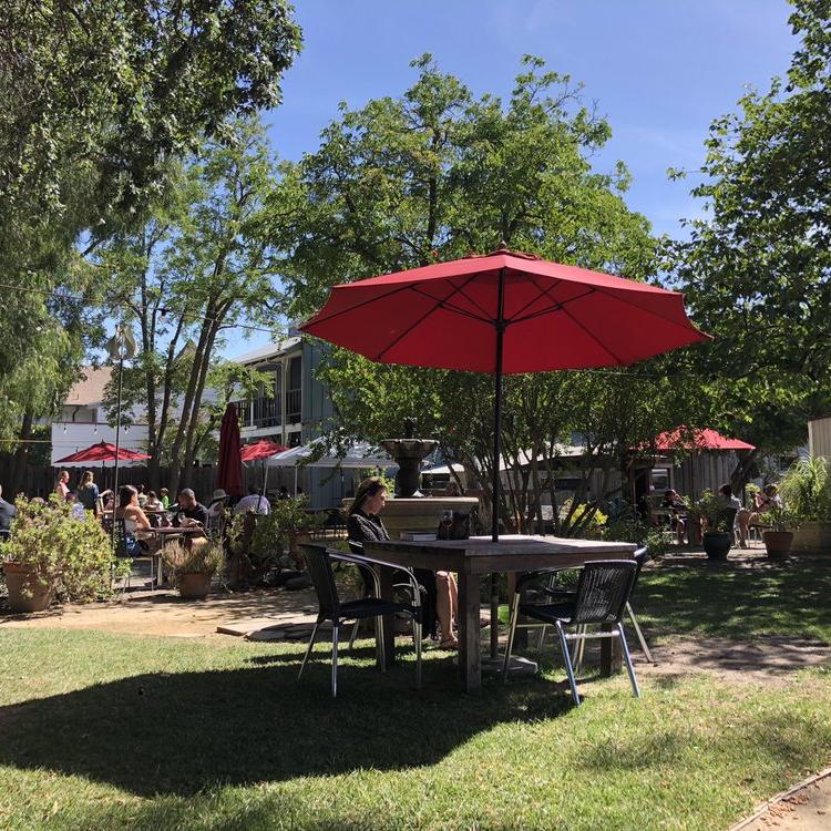 Coquelicot Tasting Room