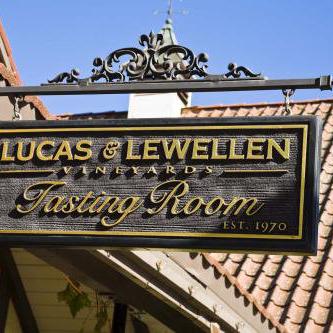 Lucas and Lewellen Tasting Room