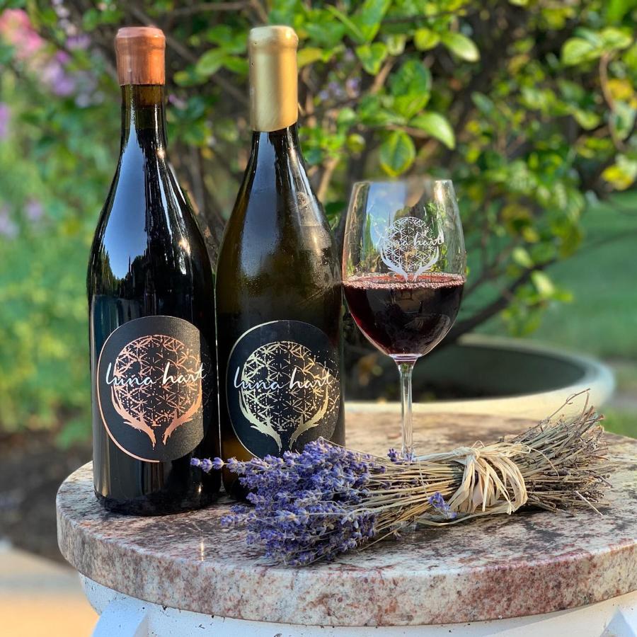 Luna Hart Wines